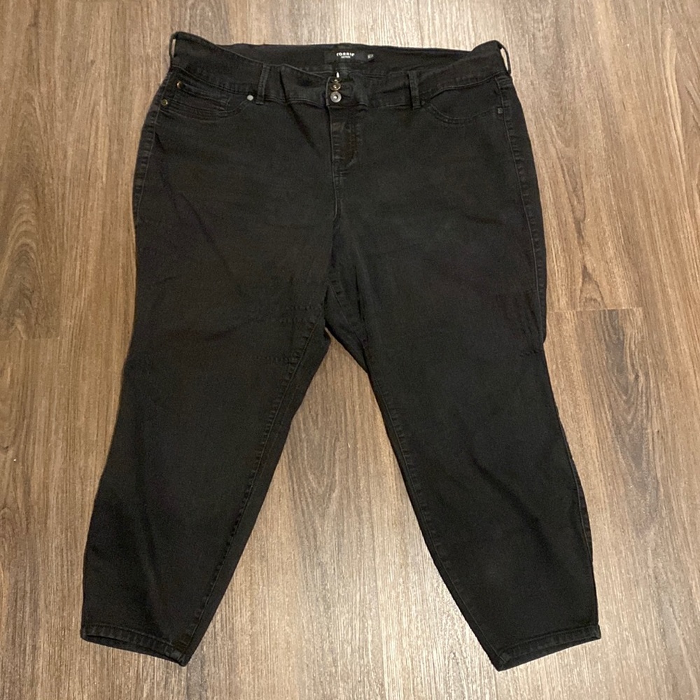 Torrid 28S 28 Short Black Skinny Jeans 3 Button